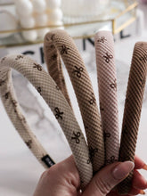 Laden Sie das Bild in den Galerie-Viewer, Haarreifen mit Schleife