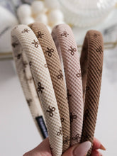 Laden Sie das Bild in den Galerie-Viewer, Haarreifen mit Schleife