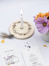 Laden Sie das Bild in den Galerie-Viewer, Kerzenteller/Brett "Blumenkranz"