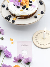 Laden Sie das Bild in den Galerie-Viewer, Kerzenteller/Brett "Herz"