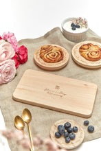 Laden Sie das Bild in den Galerie-Viewer, Frühstücksbrett "Kleiner Liebling"