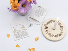 Laden Sie das Bild in den Galerie-Viewer, Kerzenteller/Brett "Blumenkranz"