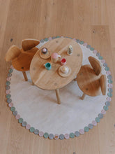 Laden Sie das Bild in den Galerie-Viewer, Kork Kinderteppich - Spielteppich - Kork - Loose Dots - Rund