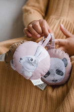 Laden Sie das Bild in den Galerie-Viewer, Tierrasseln