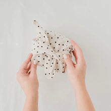 Laden Sie das Bild in den Galerie-Viewer, Geschenkpapier aus Stoff