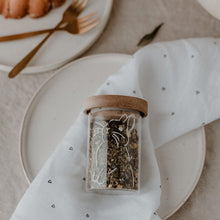 Laden Sie das Bild in den Galerie-Viewer, Mini Vorratsgläser - Hase