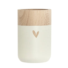 Laden Sie das Bild in den Galerie-Viewer, Kleine Holzvase - Herz