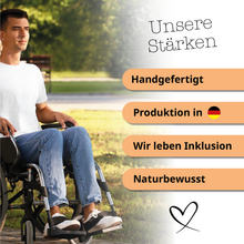 Laden Sie das Bild in den Galerie-Viewer, Rentierbecher mit Cappuccino-Bällchen – witziges Weihnachtsgeschenk