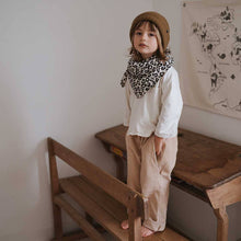Laden Sie das Bild in den Galerie-Viewer, BIANCA Mulltuch mit Leopardenmuster in Greige – Baby Musselin Decke aus Baumwolle