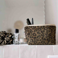 Kosmetiktasche SOPHIA Graou Olive – Leo Schminktasche & Baby Kulturbeutel aus Baumwolle