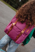 Laden Sie das Bild in den Galerie-Viewer, Lifestyle Bag Zinnia- Family