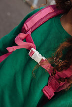 Laden Sie das Bild in den Galerie-Viewer, Lifestyle Bag Zinnia- Family
