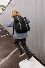 Laden Sie das Bild in den Galerie-Viewer, Lifestyle Bag Onyx- Family