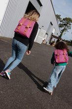 Laden Sie das Bild in den Galerie-Viewer, Lifestyle Bag Zinnia- Family