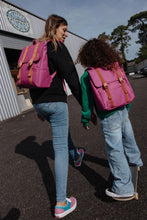 Laden Sie das Bild in den Galerie-Viewer, Lifestyle Bag Zinnia- Family