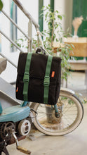 Laden Sie das Bild in den Galerie-Viewer, Lifestyle Bag Onyx- Family