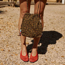 Laden Sie das Bild in den Galerie-Viewer, BILLIE PALOMA GRAOU OLIVE - Umhängetasche mit Leopardenmuster