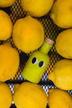 Laden Sie das Bild in den Galerie-Viewer, YIAYIA &amp; FRIENDS – Olivenöl Geschenkbox mit 6 Minis