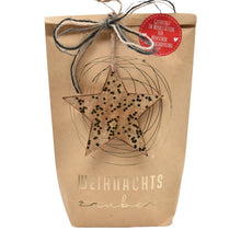 Laden Sie das Bild in den Galerie-Viewer, Weihnachtszauber mit Anhänger für den Tannenbaum