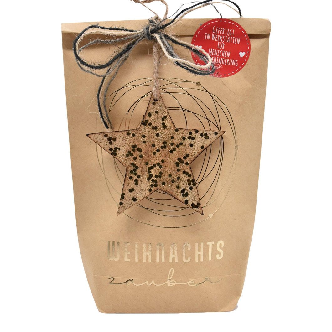 Weihnachtszauber mit Anhänger für den Tannenbaum