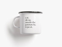 Laden Sie das Bild in den Galerie-Viewer, Tasse aus Emaille / Smash