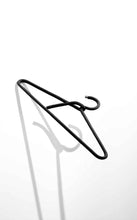 Laden Sie das Bild in den Galerie-Viewer, Kleiderbügel aus Seil - vulcano black