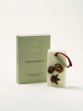 Laden Sie das Bild in den Galerie-Viewer, Xmas Geschenksets, Rose, Zedernholz, Moos, Div. Sets