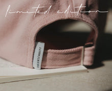 Laden Sie das Bild in den Galerie-Viewer, SECRET SALE: Limited Edition Cap Rosa