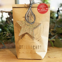 Laden Sie das Bild in den Galerie-Viewer, Weihnachtszauber mit Anhänger für den Tannenbaum