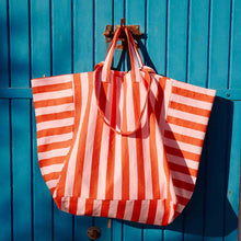 Laden Sie das Bild in den Galerie-Viewer, Gestreifter Baumwoll Shopper Tomato &amp; Candy Pink – Damen Strandtasche aus Canvas