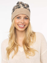 Laden Sie das Bild in den Galerie-Viewer, Cashmere Mütze „Leo“ – Beige oder Pink