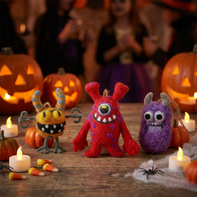 Laden Sie das Bild in den Galerie-Viewer, Kleine Filzmonster im 3er-Set – Handmade in Nepal 👻