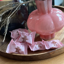 Laden Sie das Bild in den Galerie-Viewer, Weihnachts-Glückskeks mit Lebkuchengeschmack und Spruch