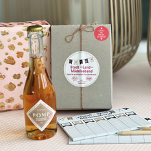 Laden Sie das Bild in den Galerie-Viewer, Mädelsabend Geschenk Box für die beste Freundin