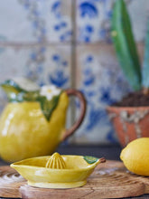 Laden Sie das Bild in den Galerie-Viewer, Bloomingville Limone Zitruspresse – Creative Collection