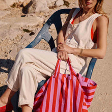 Laden Sie das Bild in den Galerie-Viewer, Baumwolltragetasche Orchidee &amp; Tomate – Gestreifter Shopper mit Washed Look