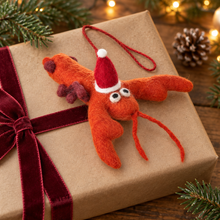 Laden Sie das Bild in den Galerie-Viewer, Weihnachtshummer Filzanhänger | Felt so good