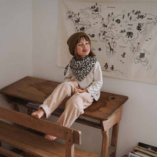 Laden Sie das Bild in den Galerie-Viewer, BIANCA Mulltuch mit Leopardenmuster in Greige – Baby Musselin Decke aus Baumwolle