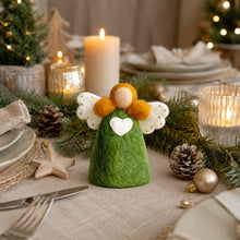 Laden Sie das Bild in den Galerie-Viewer, Filz Engel Moosgrün – Weihnachtsanhänger | BeYoona 🎄