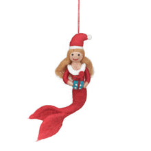 Laden Sie das Bild in den Galerie-Viewer, Weihnachtsmeerjungfrau Filzanhänger | Felt so good