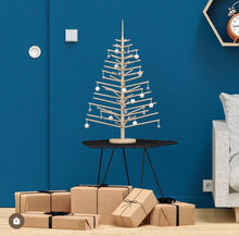 Laden Sie das Bild in den Galerie-Viewer, Weihnachtsbaum aus Holz - Klein