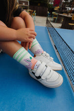 Laden Sie das Bild in den Galerie-Viewer, Flowers Socken - Kids