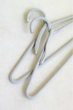 Laden Sie das Bild in den Galerie-Viewer, Kleiderbügel/Hooks aus Seil - Grey - Limited Edition