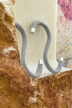 Laden Sie das Bild in den Galerie-Viewer, Kleiderbügel/Hooks aus Seil - Grey - Limited Edition