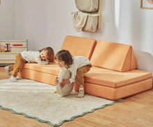 Laden Sie das Bild in den Galerie-Viewer, Funzy Spielsofa - Fluffy