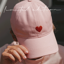 Laden Sie das Bild in den Galerie-Viewer, Eulenschnitt Cap Oh Happy Day Rosa – Limited Summer Edition