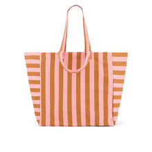 Laden Sie das Bild in den Galerie-Viewer, Gestreifte Baumwolltasche Karamell &amp; Erdbeer – Damen Shopper &amp; Strandtasche