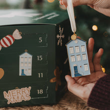 Laden Sie das Bild in den Galerie-Viewer, Eulenschnitt Adventskalender Baumanhänger 2026