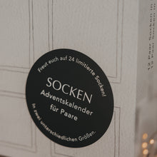 Laden Sie das Bild in den Galerie-Viewer, Eulenschnitt Adventskalender Socken für Zwei 2026 – limitiert | 24 Paar