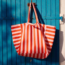 Laden Sie das Bild in den Galerie-Viewer, Gestreifter Baumwoll Shopper Tomato &amp; Candy Pink – Damen Strandtasche aus Canvas